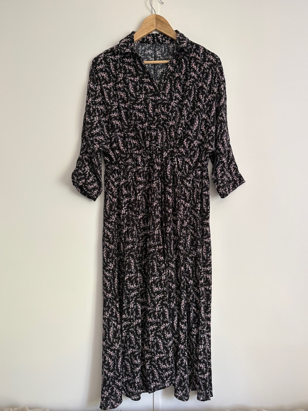 Black and Pink Floral Maxi Dress with V-Neck and Drawstring Waist